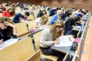 Read more about the article How do I succeed in the CUET exam and get into top universities?